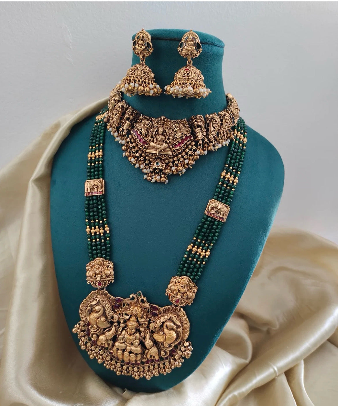Temple jewellery set